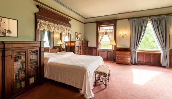 White Springs Manor- The Dining Room Photo 1