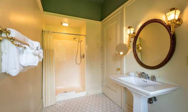 White Springs Manor- The Dining Room Photo 3