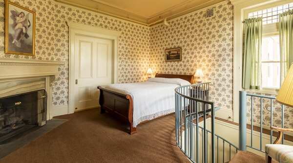 White Springs Manor- The Music Room Photo 1